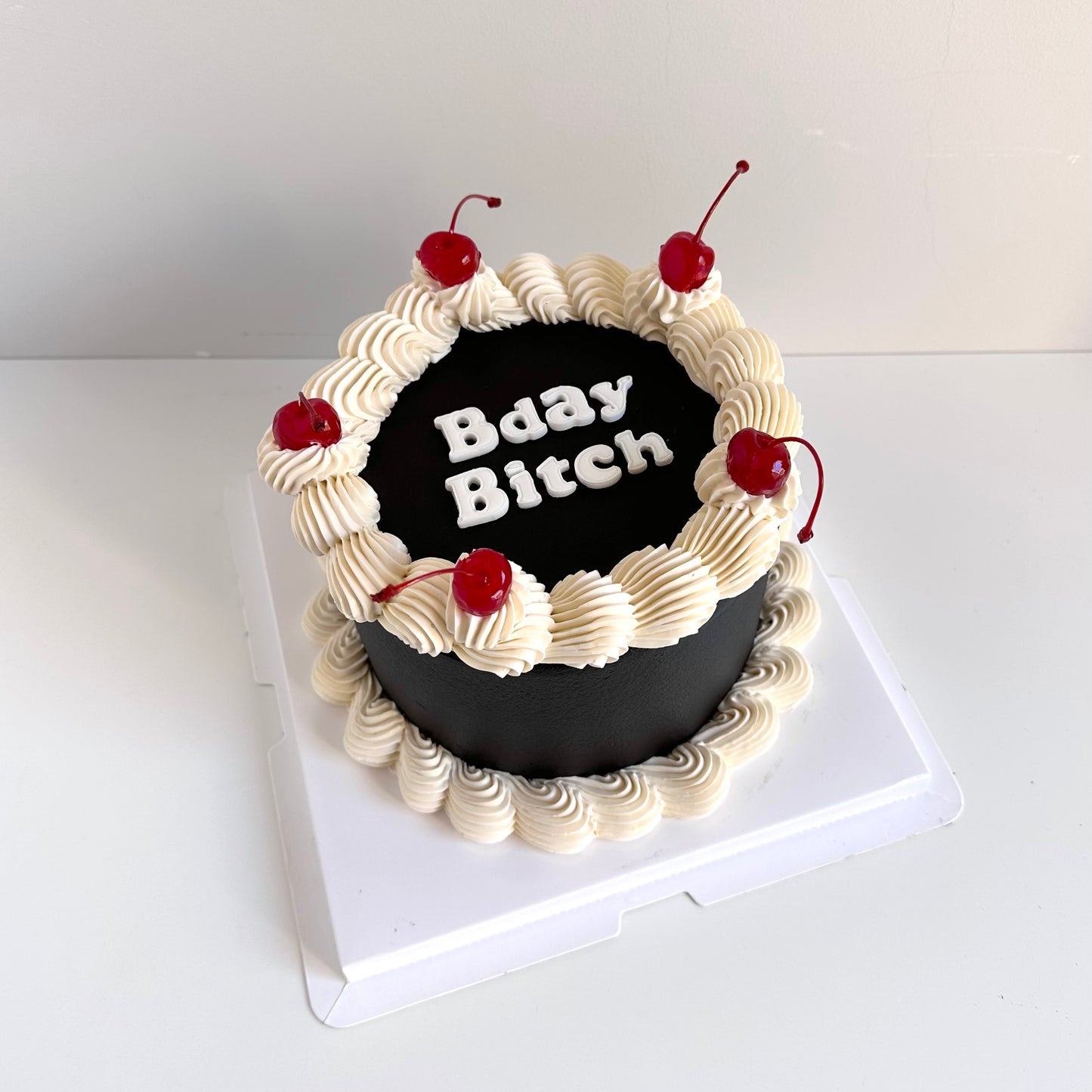 Simple Retro Block Round Cake